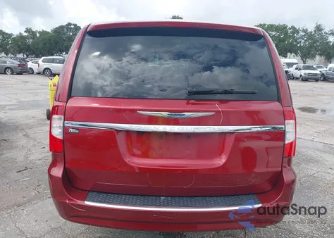 2016 Chrysler Town & Country Touring from USA, damaged, VIN 2C4RC1BG8GR305812